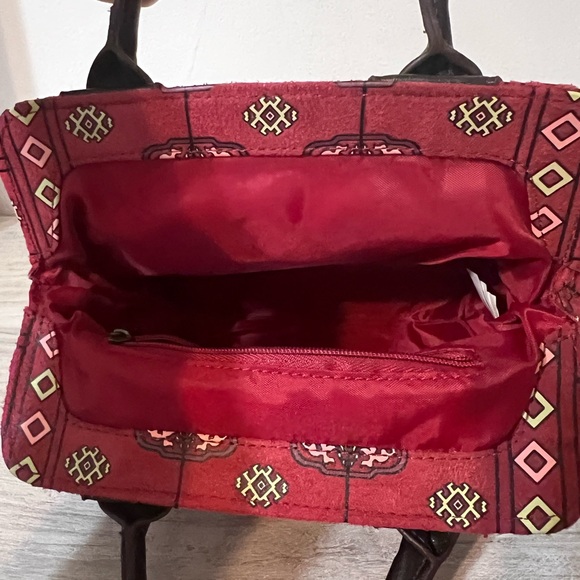 DISNEY MARY POPPINS The New Musical Mini Carpet Bag Purse Tote Collectible - Picture 4 of 7